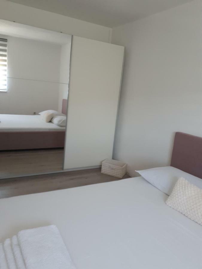 Apartment Jole 1 Trogir Bagian luar foto