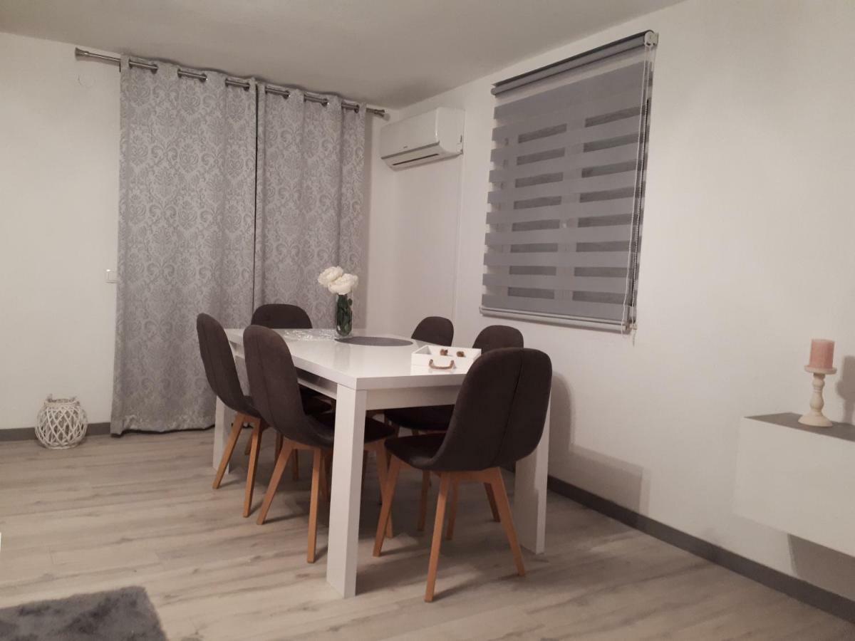 Apartment Jole 1 Trogir Bagian luar foto